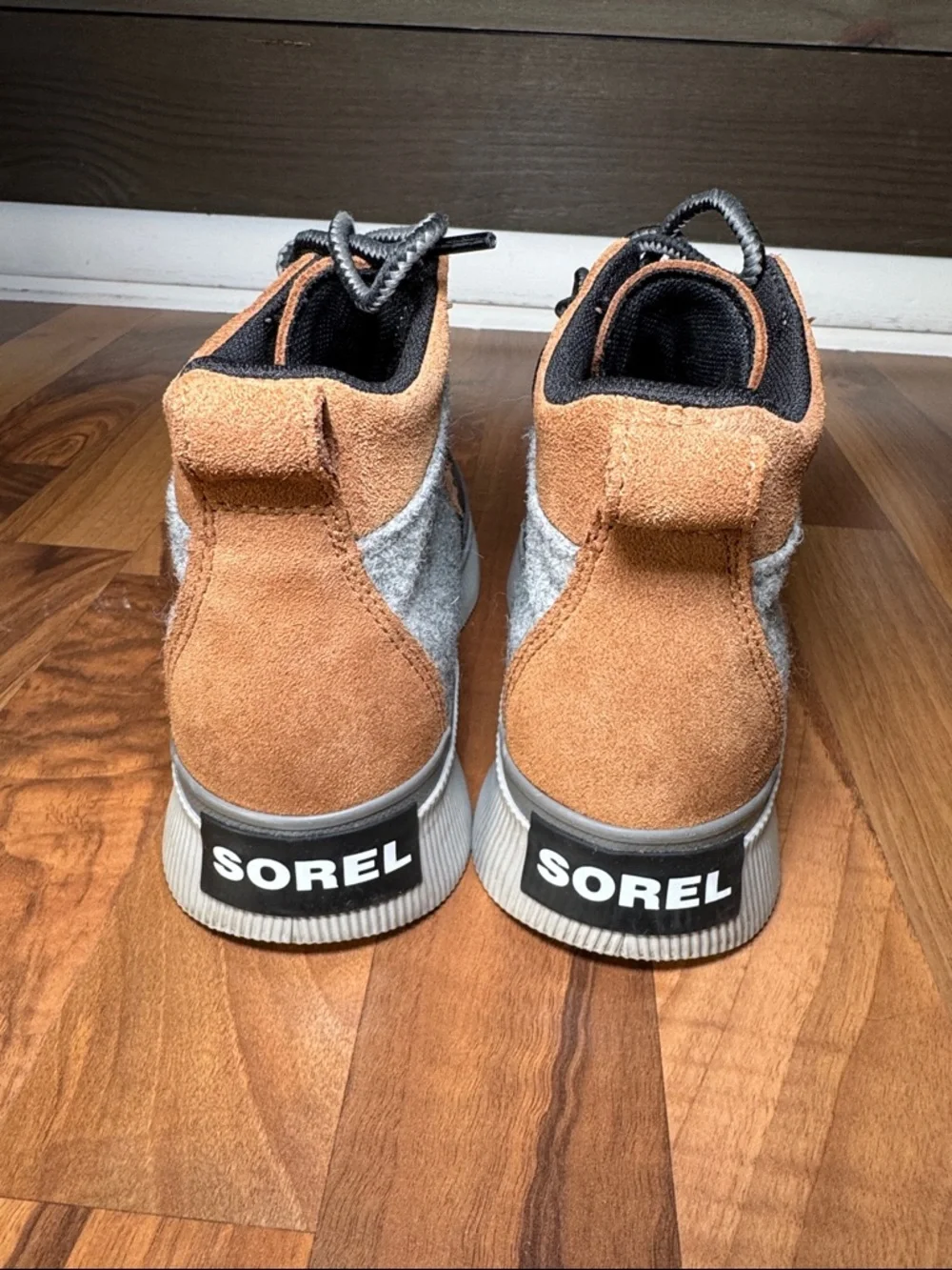 Sorel Out N About IV women’s size 6.5 Black/brown WP classic ankle boots